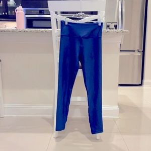 Zyia Blue Metallic 7/8 legging- EUC